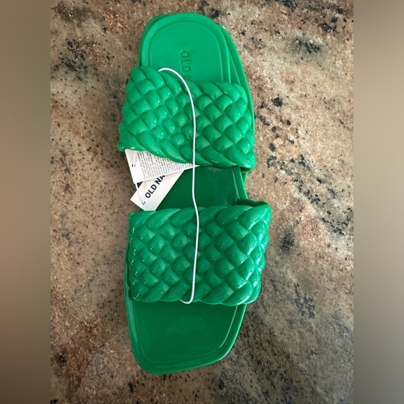 Old navy bright green slides size 7 - Picture 3 of 6
